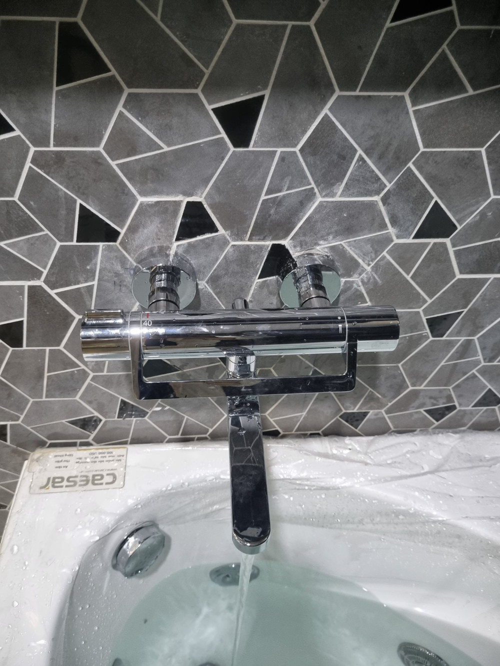 Đánh giá sản phẩm Sen tắm nhiệt độ TOTO TBV03429V