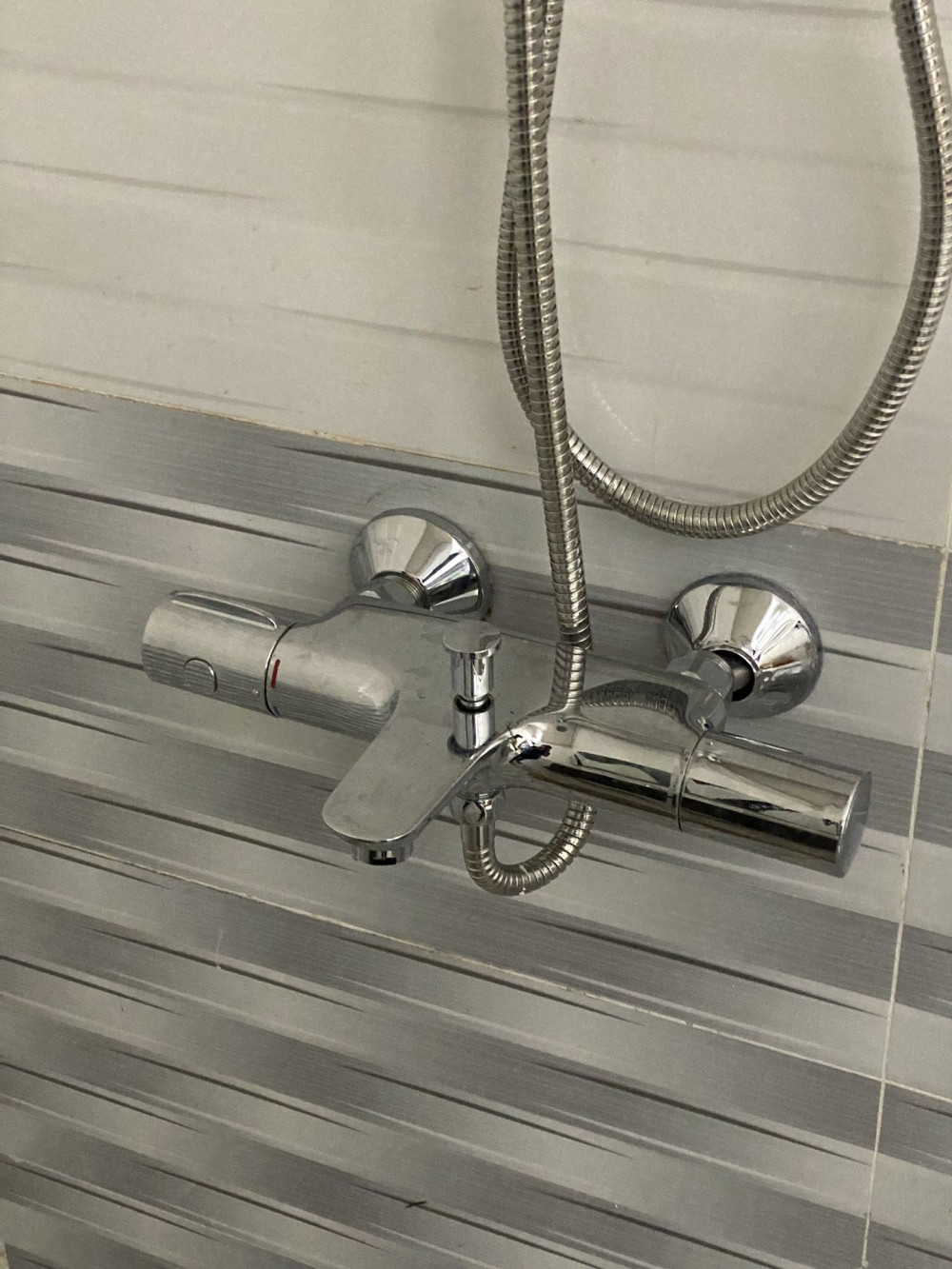 Đánh giá sản phẩm Sen tắm nhiệt độ INAX BFV-3413T-8C (BFV3413T8C)