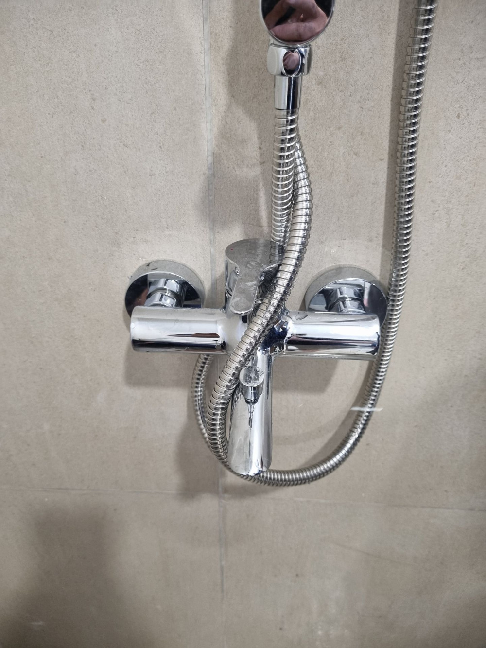 Đánh giá sản phẩm Củ sen tắm nóng lạnh LB Series TOTO TBS01302V