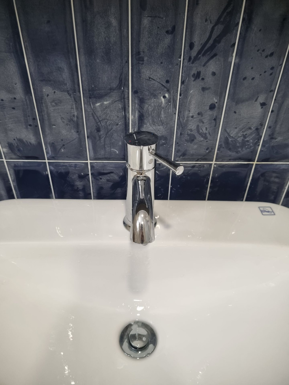 Đánh giá sản phẩm Vòi lavabo nóng lạnh LN TOTO TLS02301V