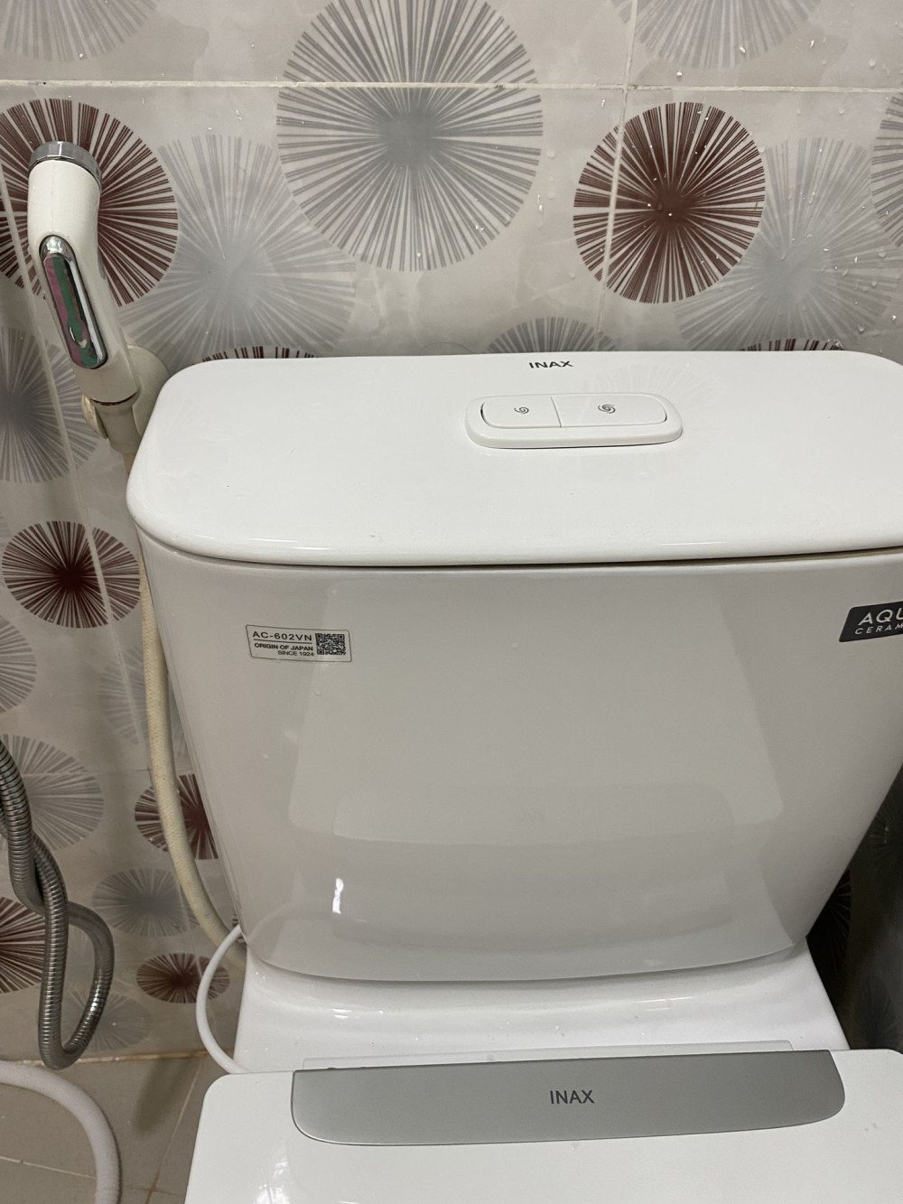 Đánh giá sản phẩm Bồn cầu 2 khối nắp rửa cơ INAX AC-602 + CW-S32VN