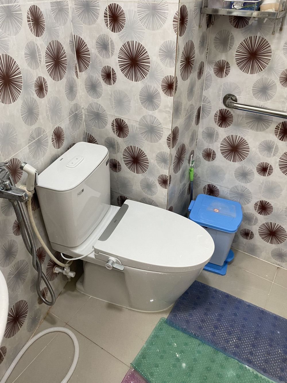 Đánh giá sản phẩm Bồn cầu 2 khối nắp rửa cơ INAX AC-602 + CW-S32VN