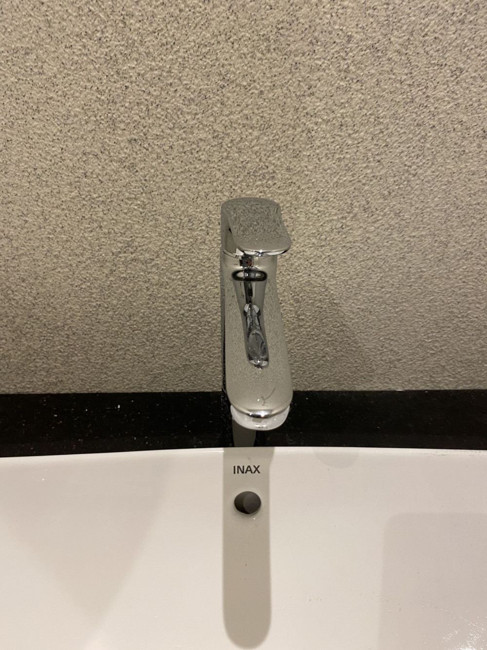 Đánh giá sản phẩm Vòi lavabo lạnh thân cao INAX LFV-22SH (LFV22SH)