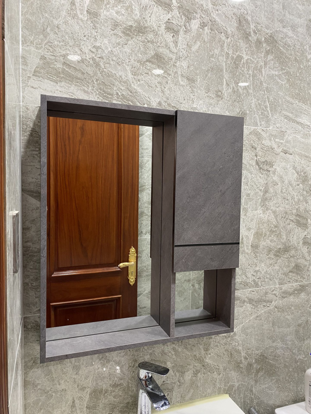 Đánh giá sản phẩm Tủ gương size 600mm MOWOEN MW6947-60M