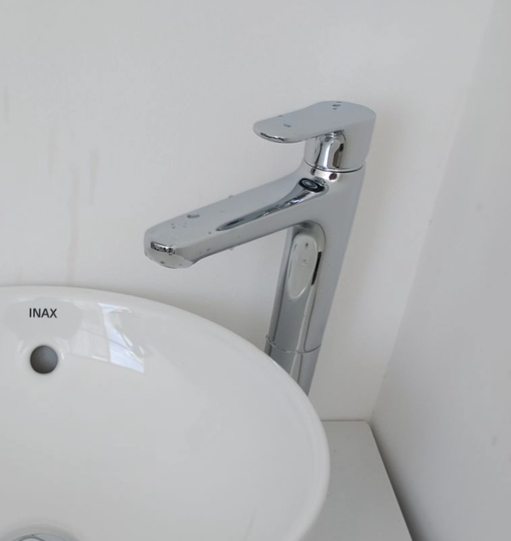 Đánh giá sản phẩm Vòi lavabo lạnh thân cao INAX LFV-22SH (LFV22SH)