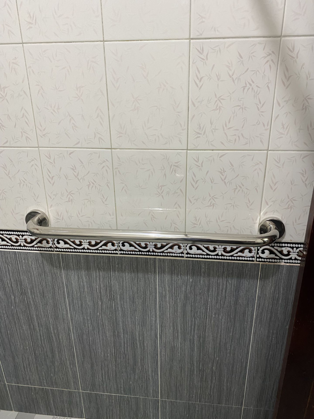 Đánh giá sản phẩm Thanh tay vịn Caesar GB131V