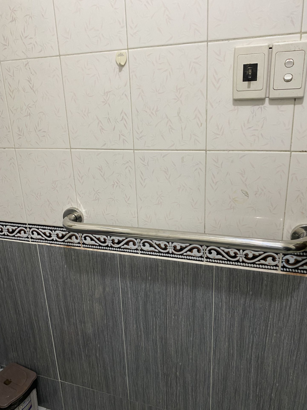 Đánh giá sản phẩm Thanh tay vịn Caesar GB131V