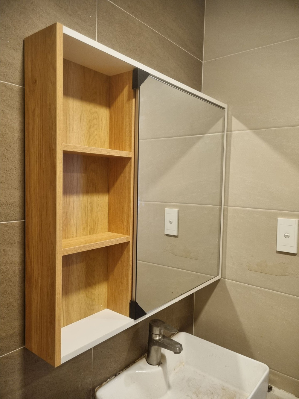 Đánh giá sản phẩm Tủ gương size 800mm MOWOEN MW9567-80M