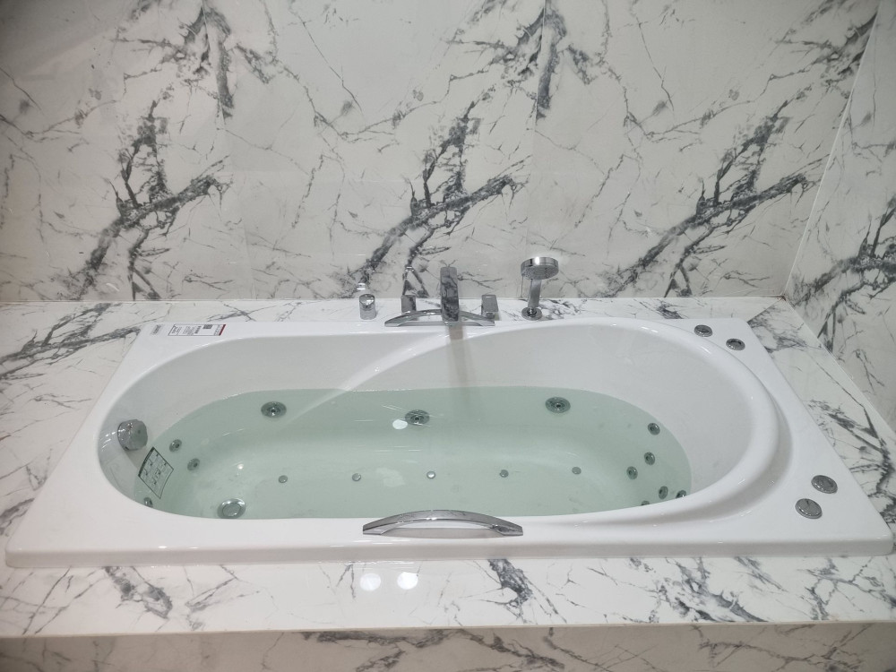 Đánh giá sản phẩm Bồn tắm COTTO BWA1052PP massage xây bệ