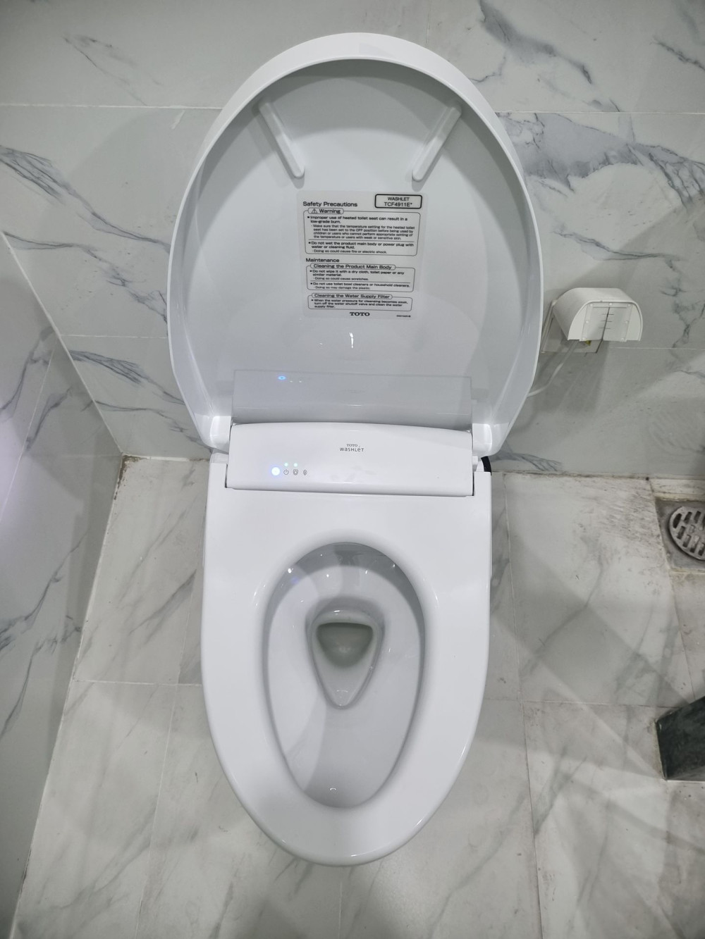 Đánh giá sản phẩm Bồn cầu TOTO MS889CDRW12 1 khối nắp điện tử Washlet S7 TCF4911EZ giấu dây