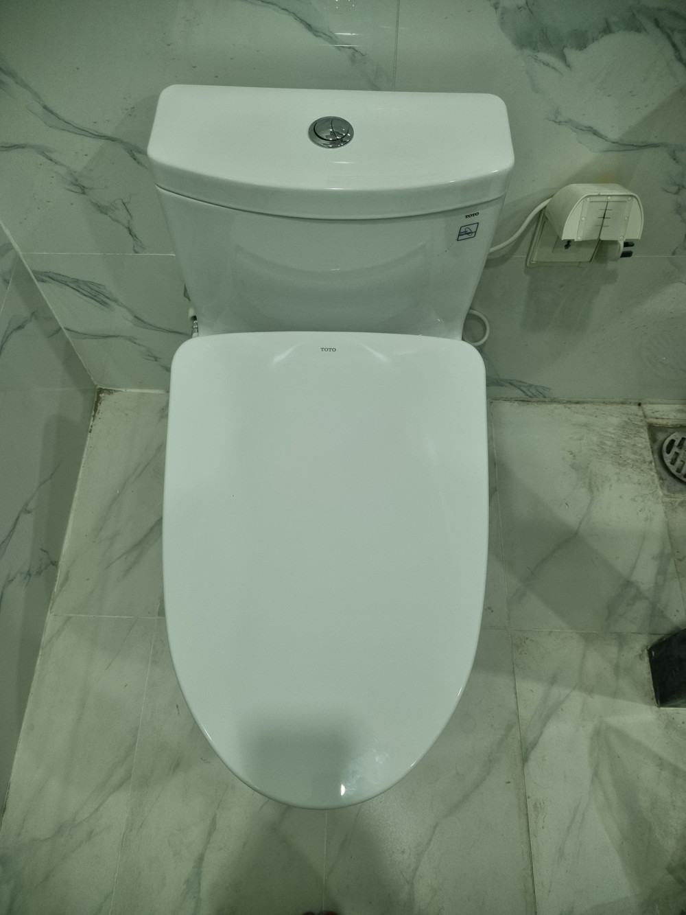 Đánh giá sản phẩm Bồn cầu TOTO MS889CDRW12 1 khối nắp điện tử Washlet S7 TCF4911EZ giấu dây