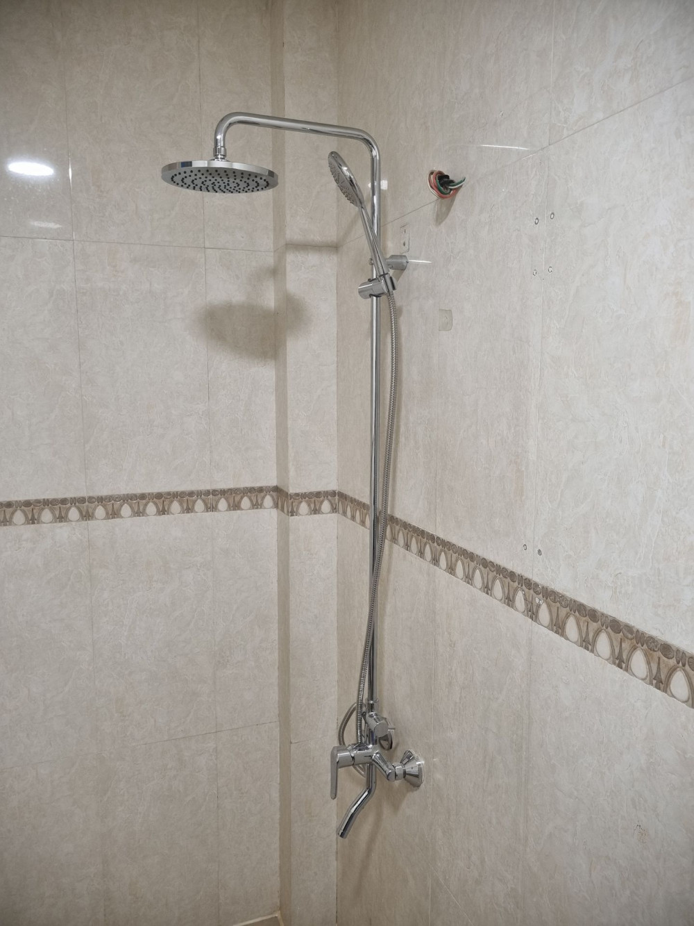 Đánh giá sản phẩm Sen cây tắm nóng lạnh American Standard Neo Modern WF-9088 (WF9088)