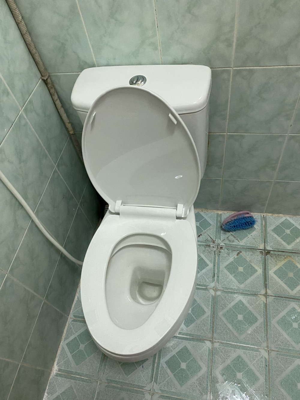 Đánh giá sản phẩm Bồn cầu 2 khối COTTO C13330 nắp êm dòng Sella