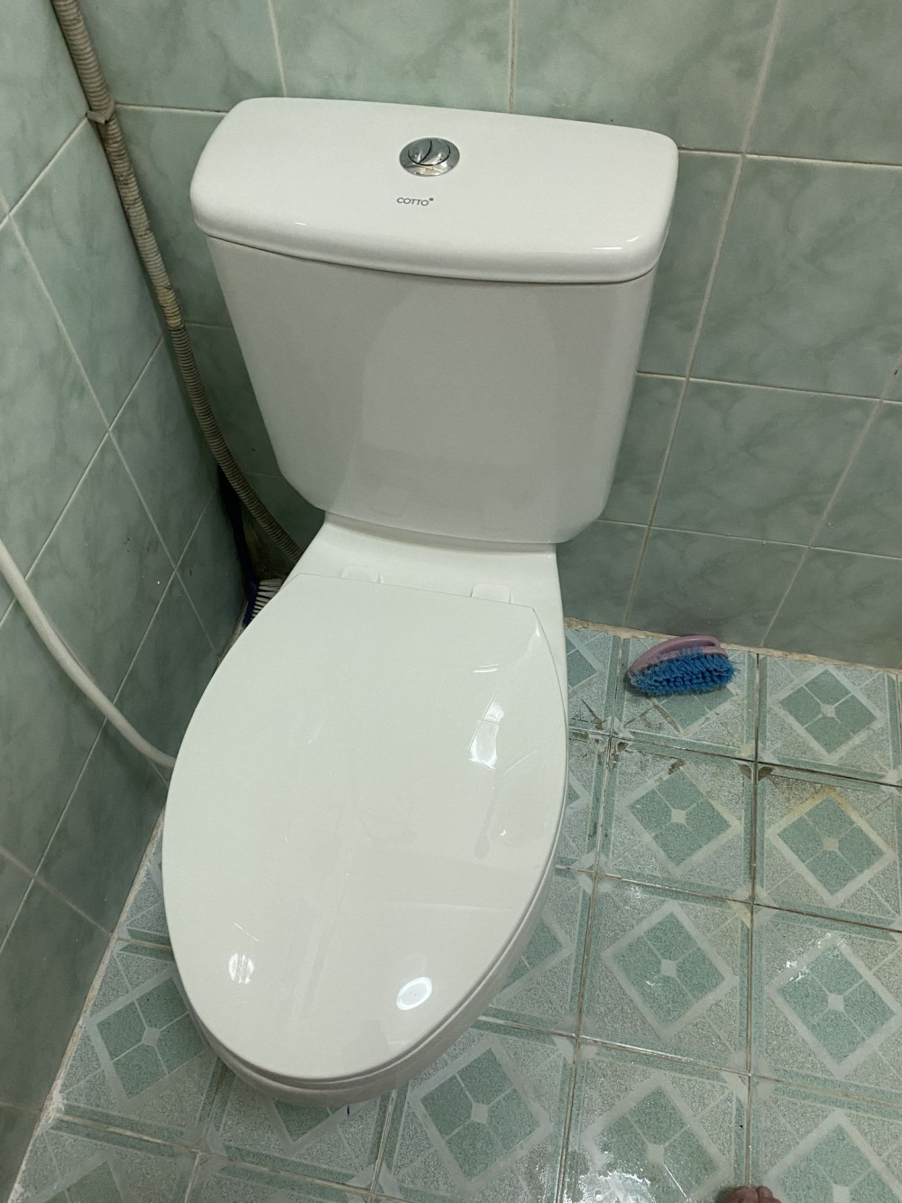 Đánh giá sản phẩm Bồn cầu 2 khối COTTO C13330 nắp êm dòng Sella