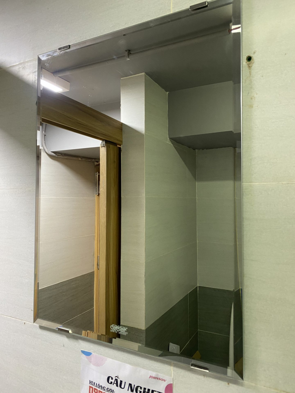 Đánh giá sản phẩm Gương soi phòng tắm 45x60cm Caesar M113