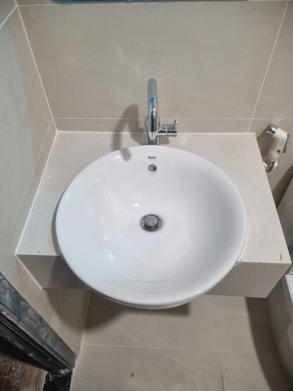 Đánh giá sản phẩm Vòi chậu lavabo nóng lạnh Caesar B520CU