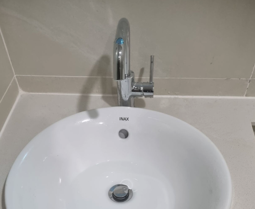 Đánh giá sản phẩm Vòi chậu lavabo nóng lạnh Caesar B520CU