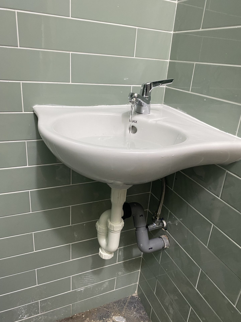 Đánh giá sản phẩm Chậu rửa lavabo treo tường INAX L-281V (L281V) đặt góc