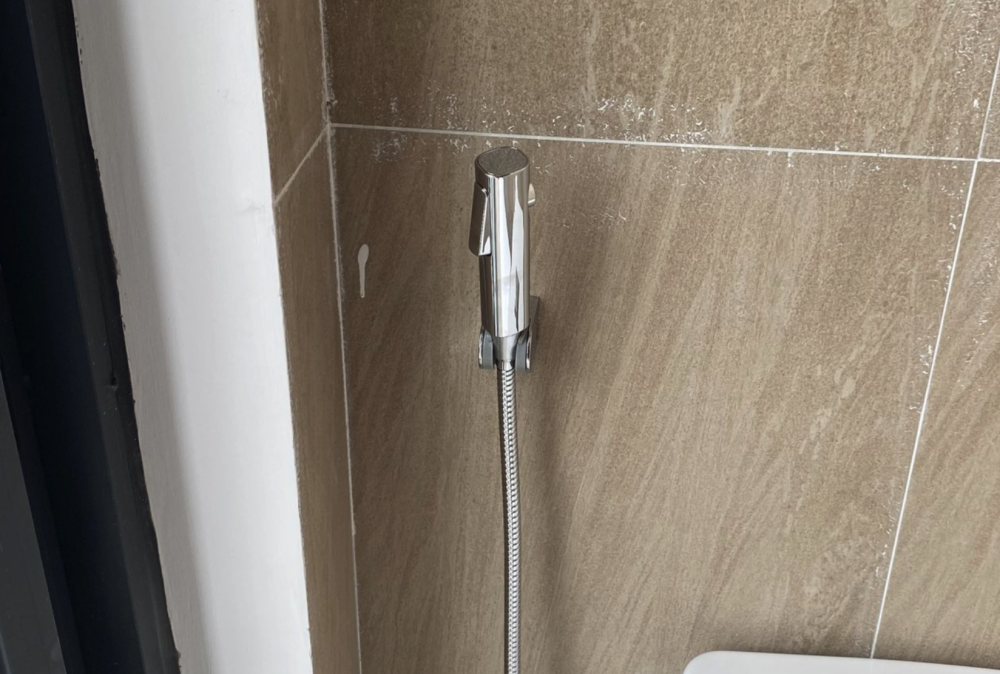 Đánh giá sản phẩm Vòi xịt vệ sinh COTTO CT9911#CR(HM)