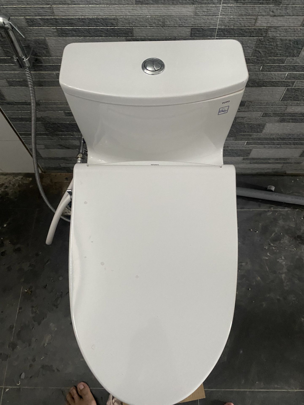 Đánh giá sản phẩm Bồn cầu TOTO MS885DE4 1 khối nắp rửa cơ TCW1211A