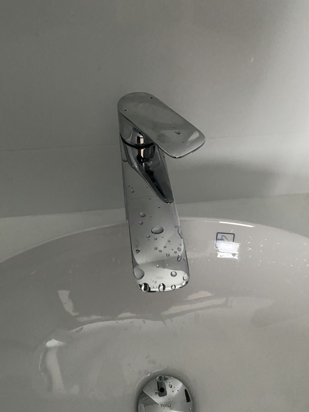 Đánh giá sản phẩm Vòi lavabo nóng lạnh GA TOTO TLG04307V