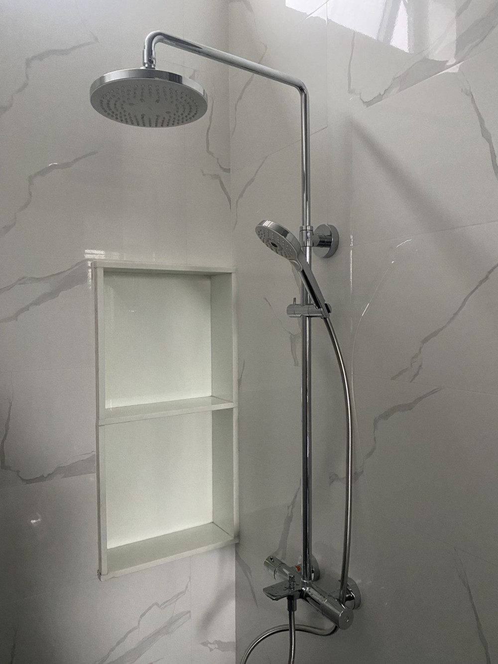 Đánh giá sản phẩm Sen cây nhiệt độ TOTO TBW01401AA dòng G kèm vòi xả bồn