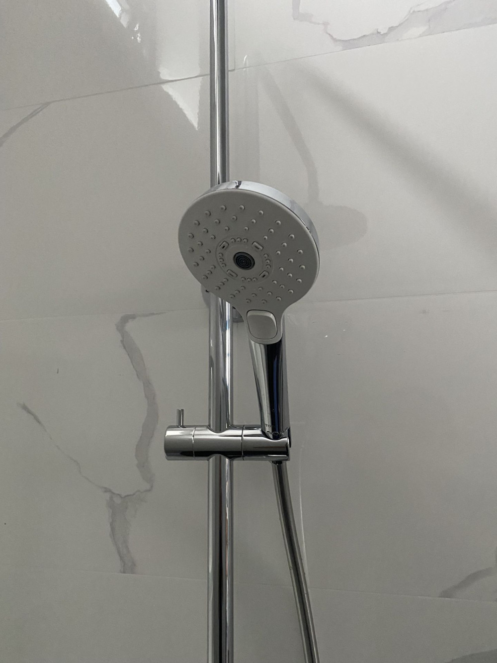 Đánh giá sản phẩm Tay sen tắm 3 chế độ TOTO TBW01010A