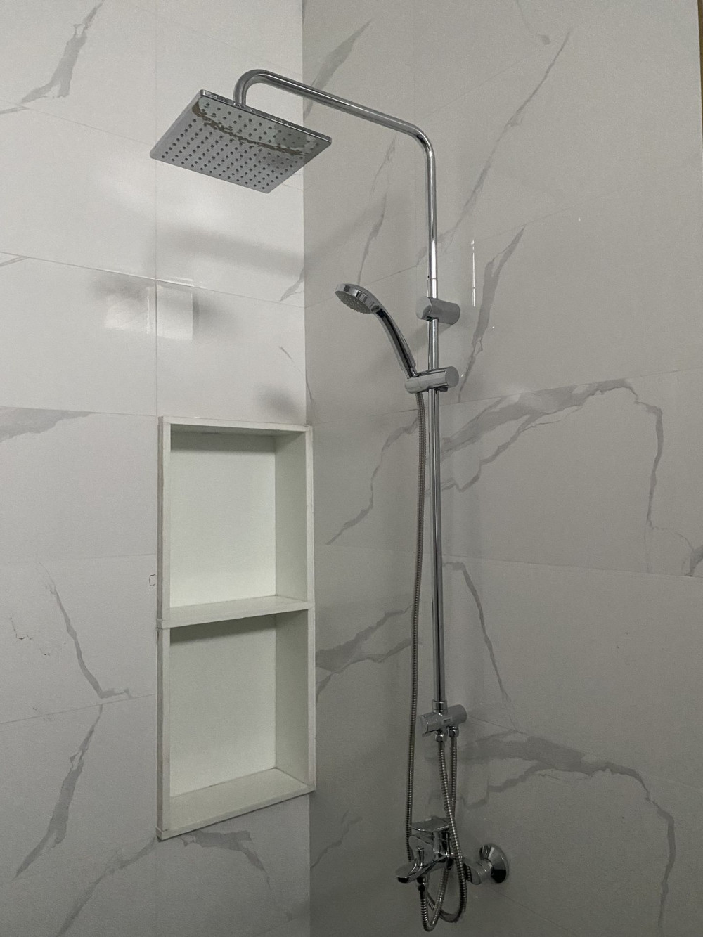 Đánh giá sản phẩm Sen tắm cây đứng TOTO DM907C1S (dáng vuông)