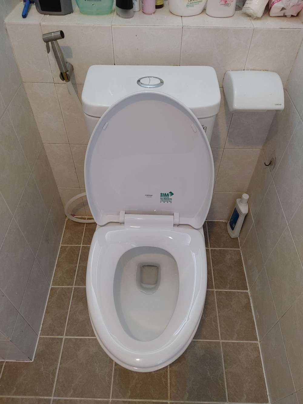 Đánh giá sản phẩm Bồn cầu 2 khối Caesar CD1341 nắp đóng êm