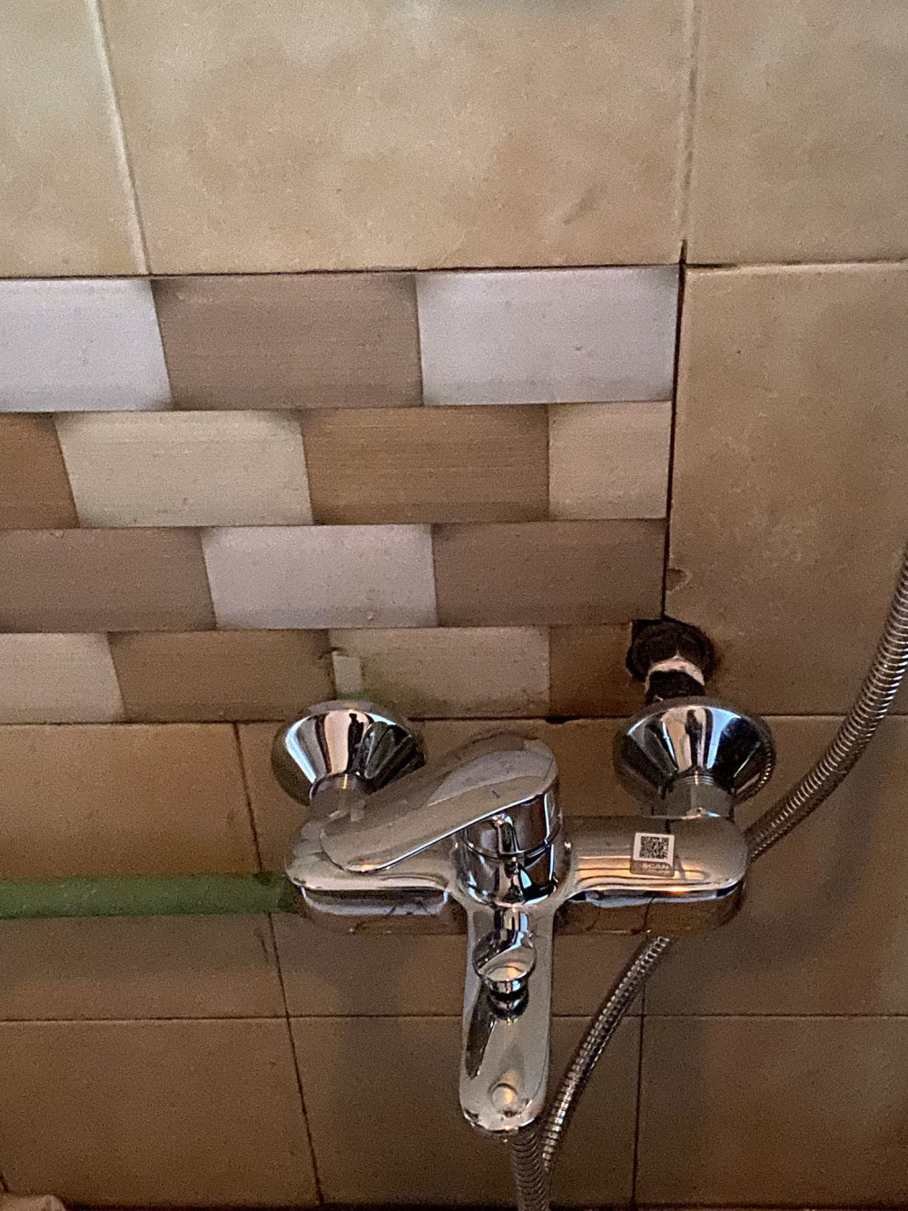 Đánh giá sản phẩm Bộ sen tắm nóng lạnh INAX BFV-1403S-8C (BFV1403S8C)