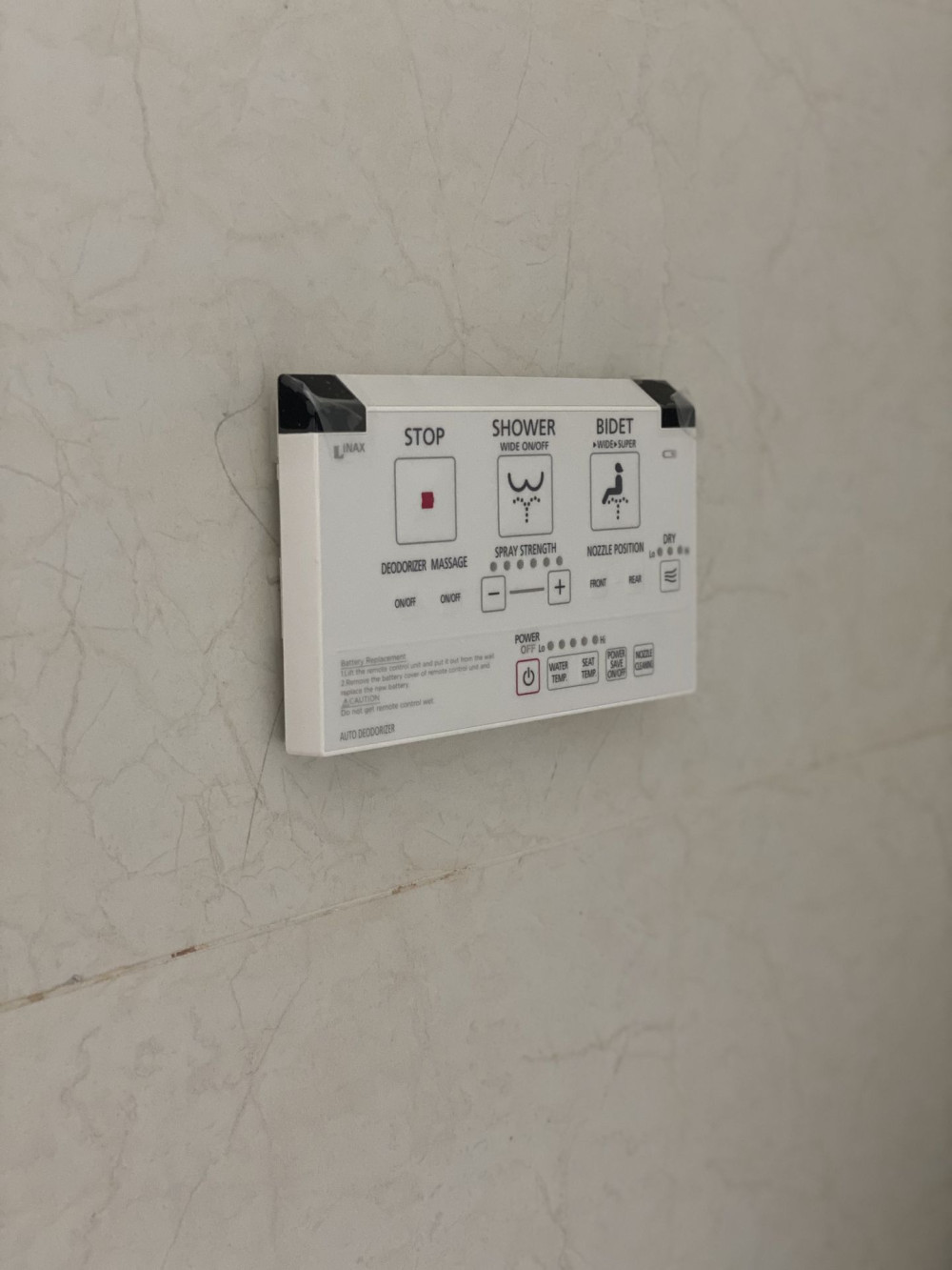 Đánh giá sản phẩm Bồn cầu 1 khối nắp điện tử INAX AC-902 + CW-KA22AVN