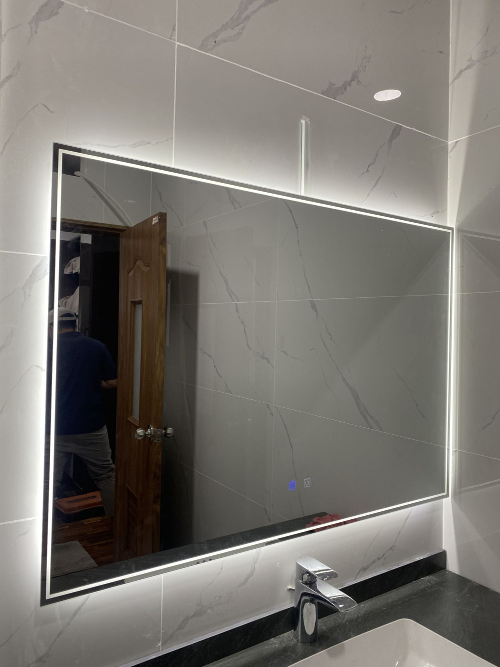 Đánh giá sản phẩm Gương LED và có sấy gương size 100x70cm MOWOEN MWM10070-100M