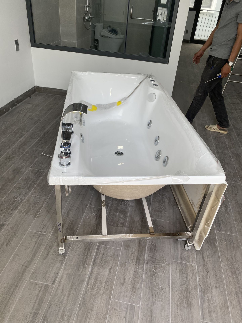 Đánh giá sản phẩm Bồn tắm chân yếm 1m7 massage Caesar MT0870L(R)