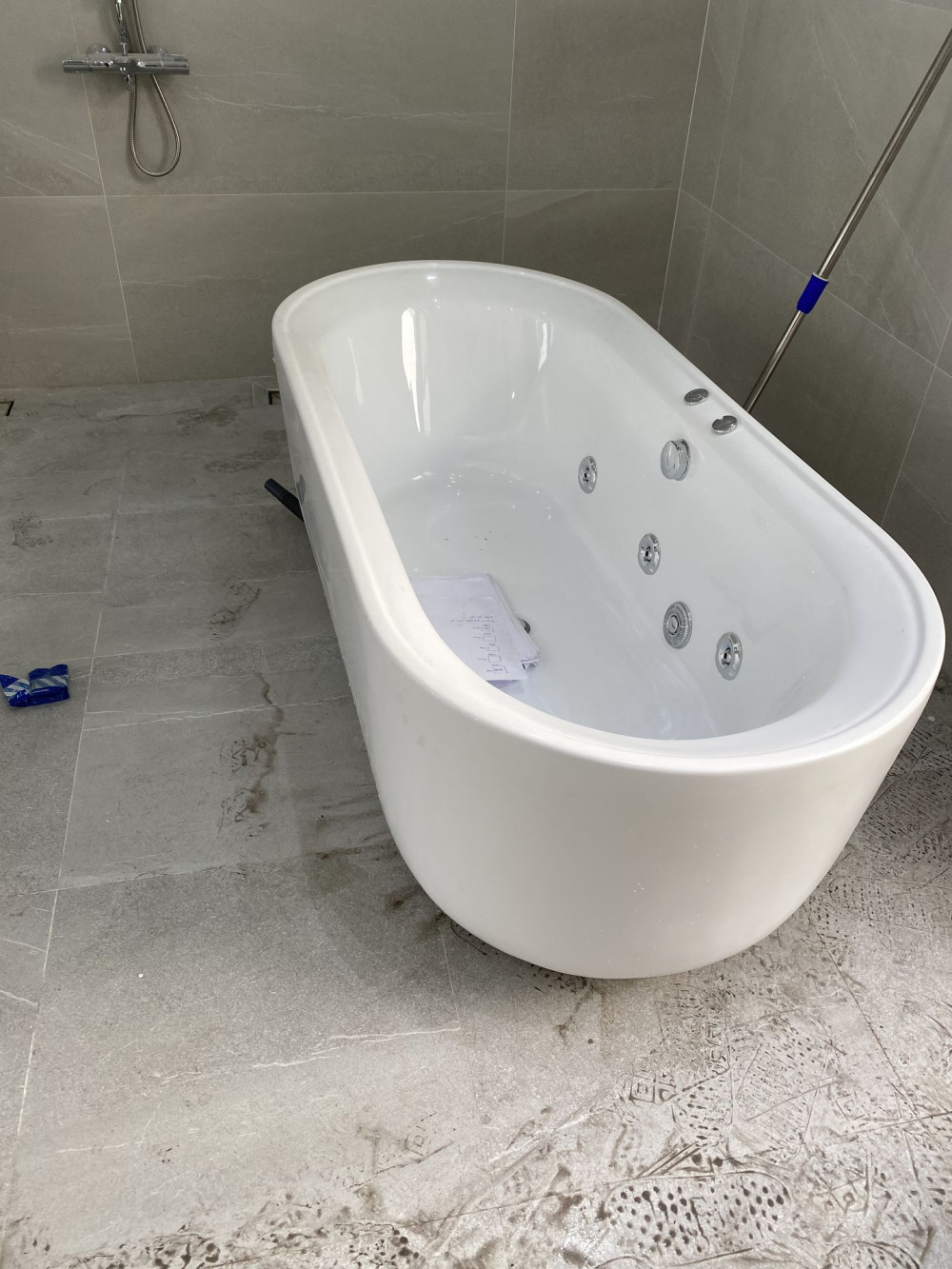 Đánh giá sản phẩm Bồn tắm chân yếm 1m7 massage Caesar MT0770