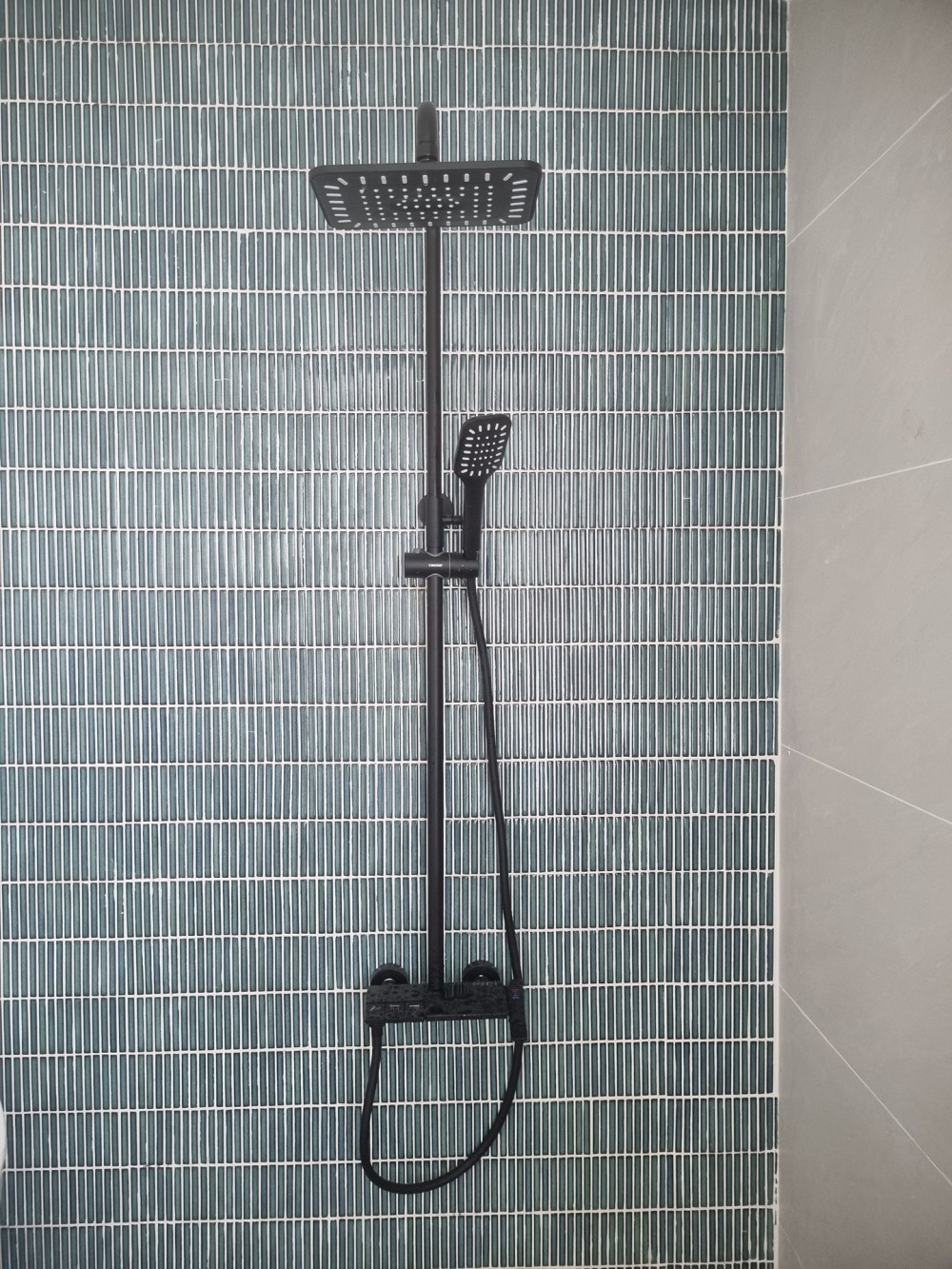 Đánh giá sản phẩm Bộ sen tắm cây nóng lạnh Caesar S688CB