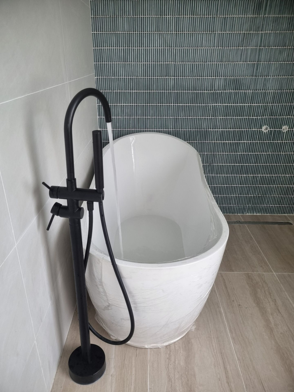 Đánh giá sản phẩm Bồn tắm đặt sàn 1.5m MOWOEN MW8225-150