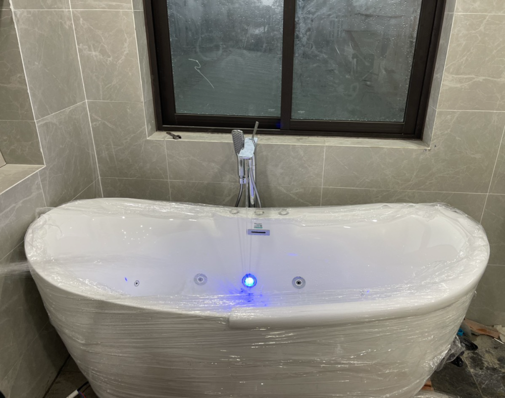 Đánh giá sản phẩm Bồn tắm đặt sàn massage 1.7m MOWOEN MW8305B-170.MS