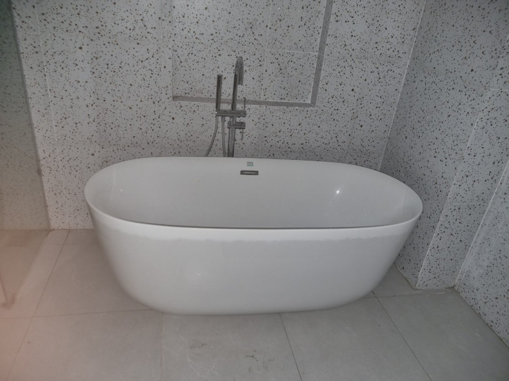 Đánh giá sản phẩm Bồn tắm đặt sàn 1.7m MOWOEN MW8223S-170