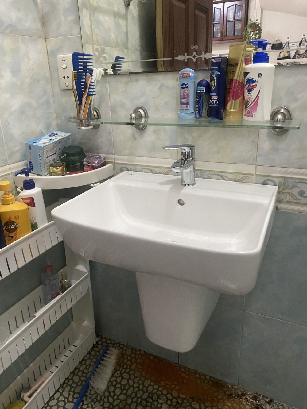 Đánh giá sản phẩm Chậu rửa lavabo treo tường INAX L-312V (L312V) (L-312VFC)