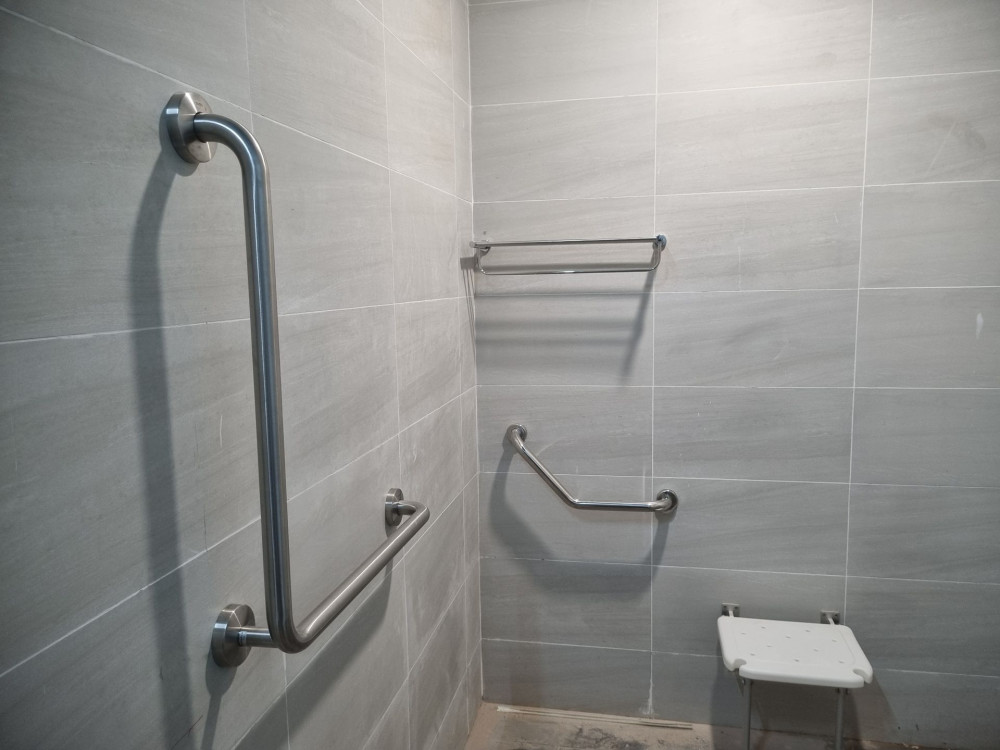 Đánh giá sản phẩm Thanh tay vịn chữ L TOTO T113BL9/T110D3R(x3)