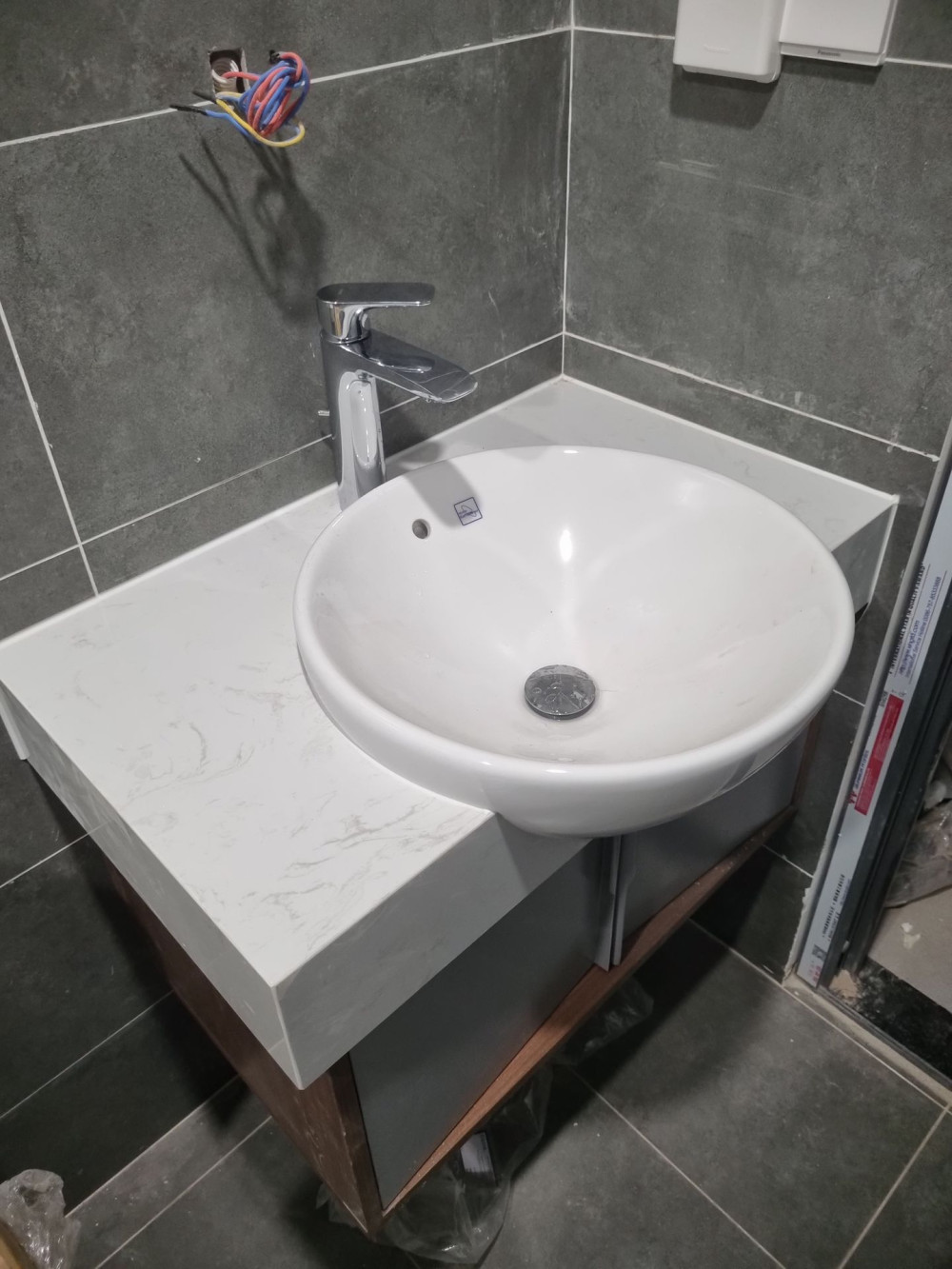 Đánh giá sản phẩm Chậu rửa mặt lavabo bán âm TOTO LT533R