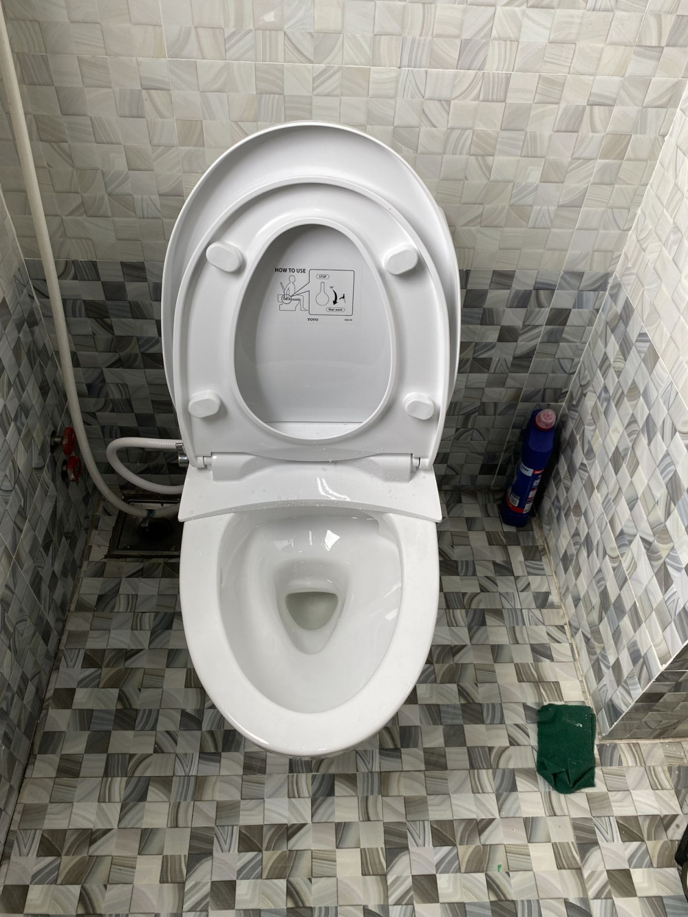 Đánh giá sản phẩm Bồn cầu TOTO MS889DRE2 1 khối nắp rửa cơ TCW07S