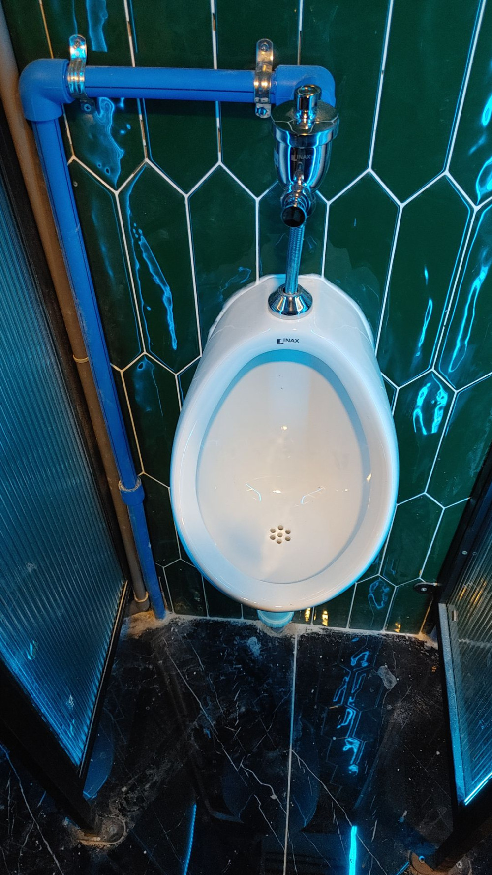 Đánh giá sản phẩm Bồn tiểu nam Inax U-116V (U116V)