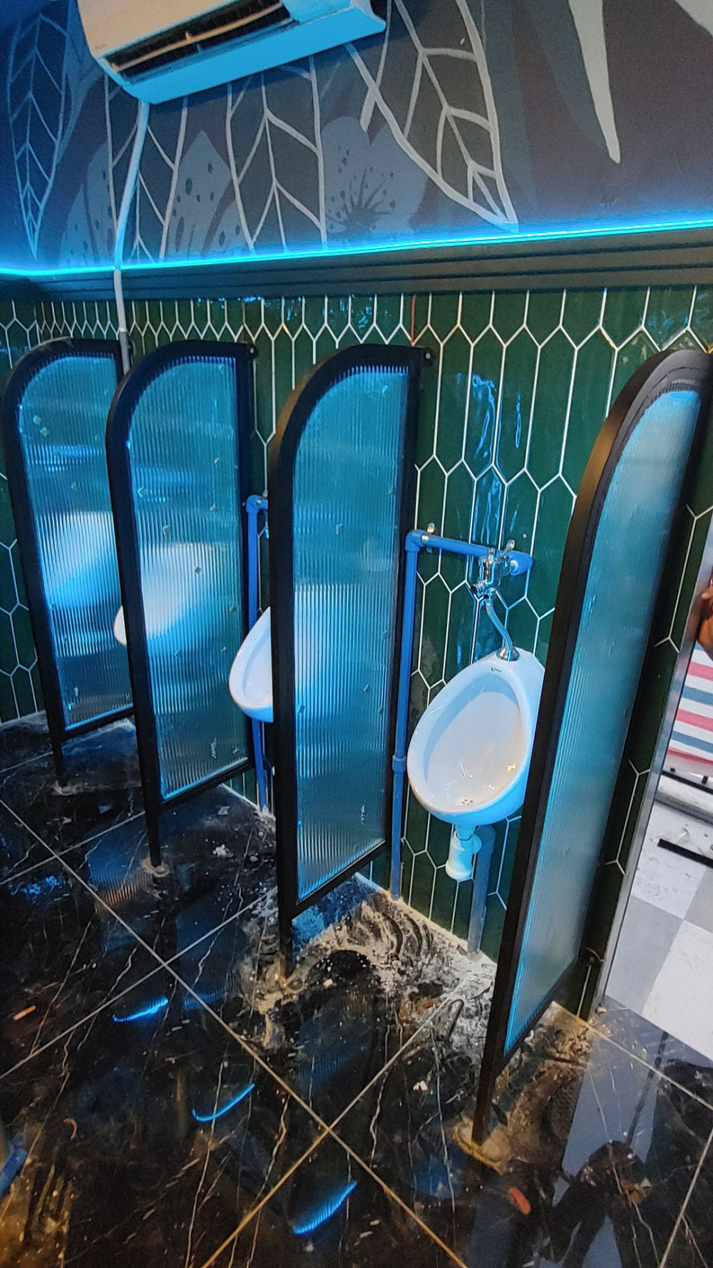 Đánh giá sản phẩm Bồn tiểu nam Inax U-116V (U116V)