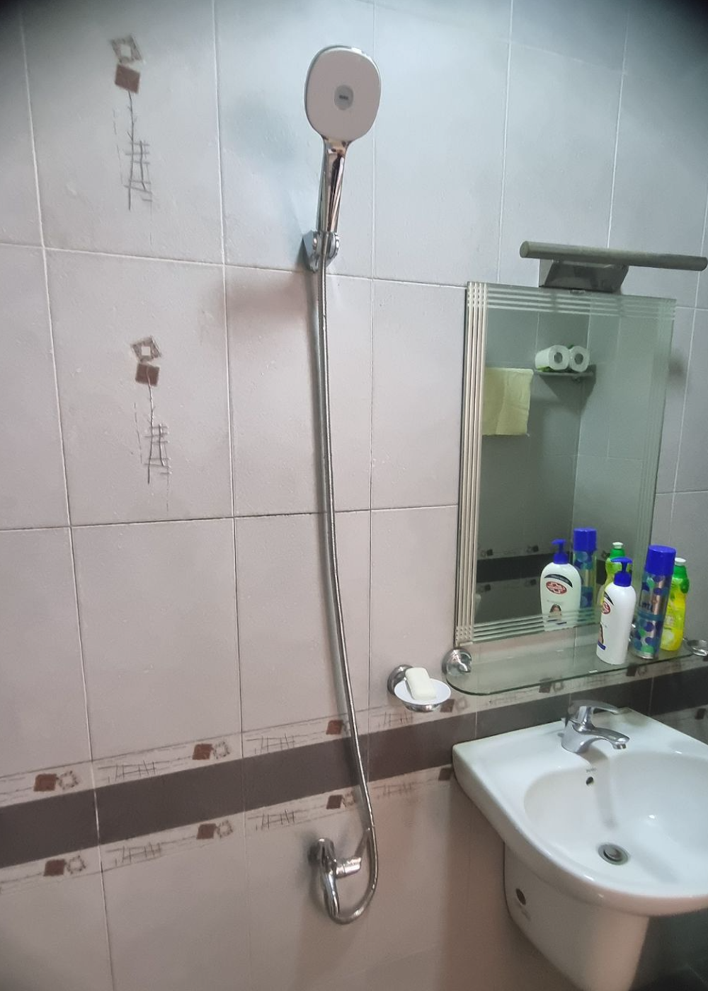 Đánh giá sản phẩm Bộ vòi sen tắm lạnh INAX BFV-17-8C (BFV178C)