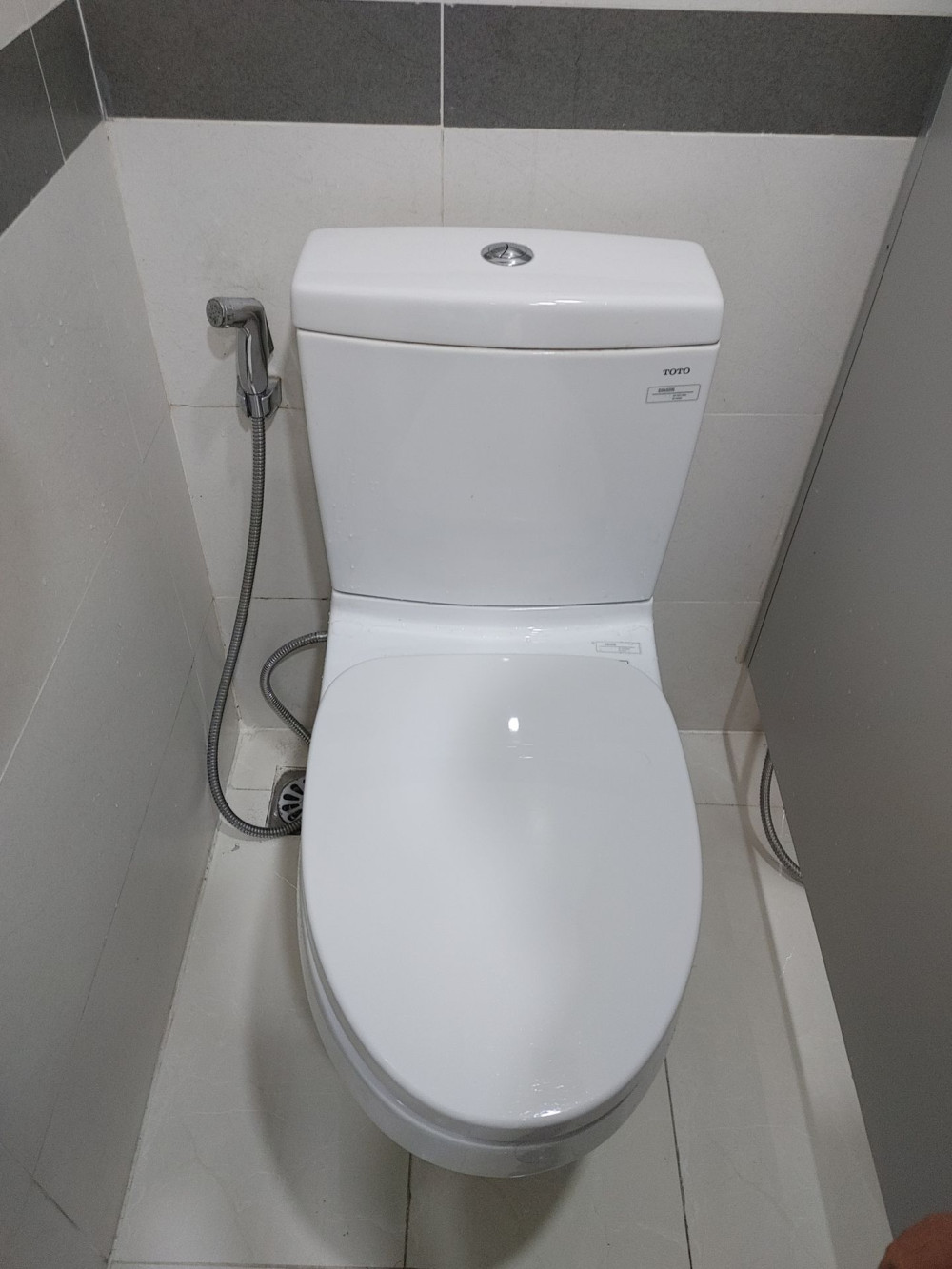 Đánh giá sản phẩm Nắp bồn cầu đóng êm TOTO TC385VS (T3)