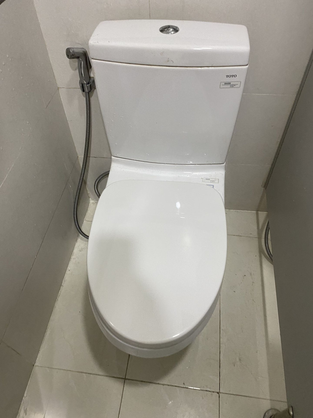 Đánh giá sản phẩm Nắp bồn cầu đóng êm TOTO TC385VS (T3)