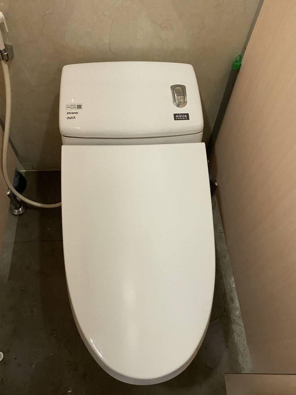 Đánh giá sản phẩm Bồn cầu 1 khối INAX AC-1008VRN (AC1008VRN) nắp đóng êm