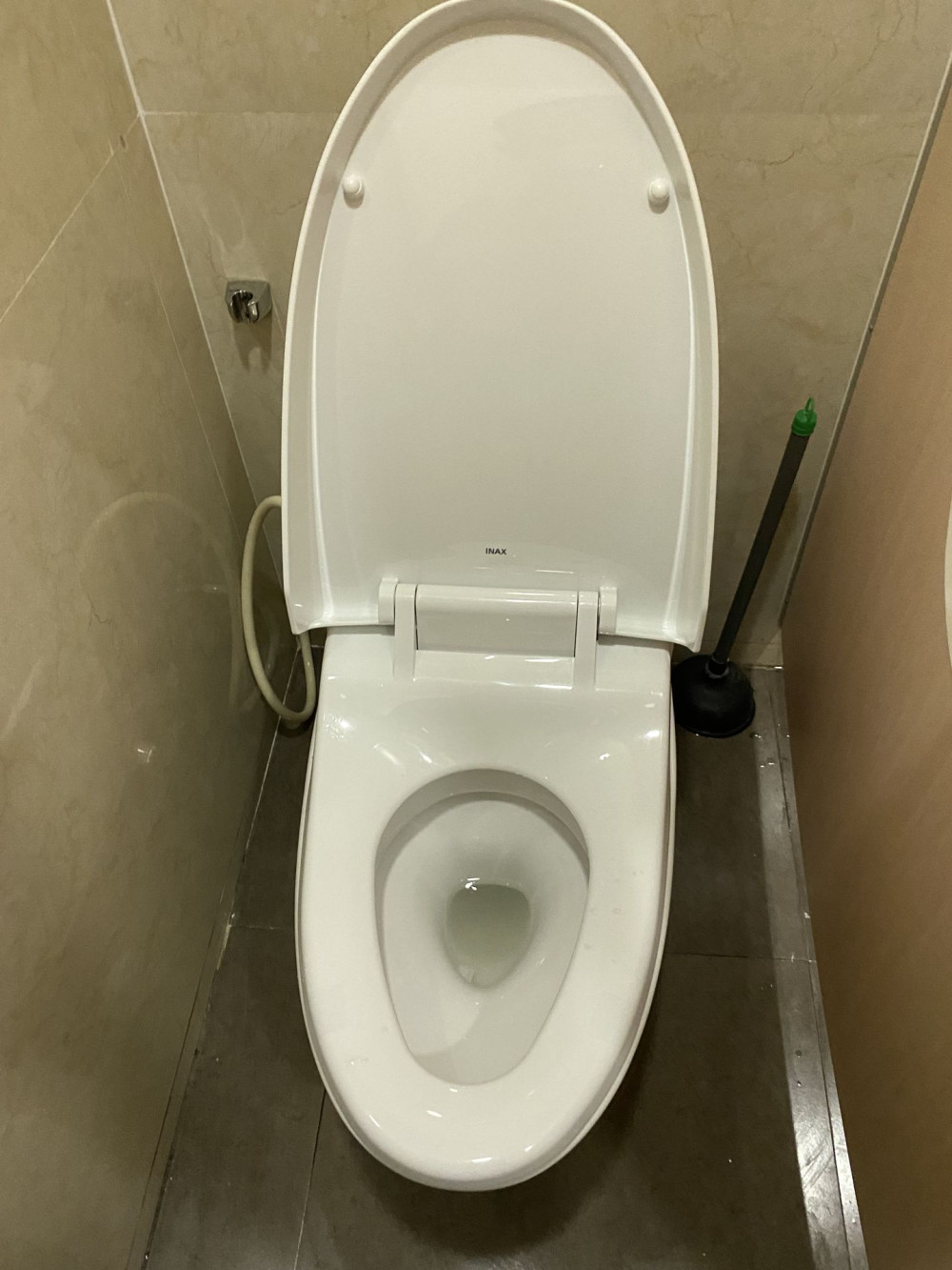 Đánh giá sản phẩm Bồn cầu 1 khối INAX AC-1008VRN (AC1008VRN) nắp đóng êm