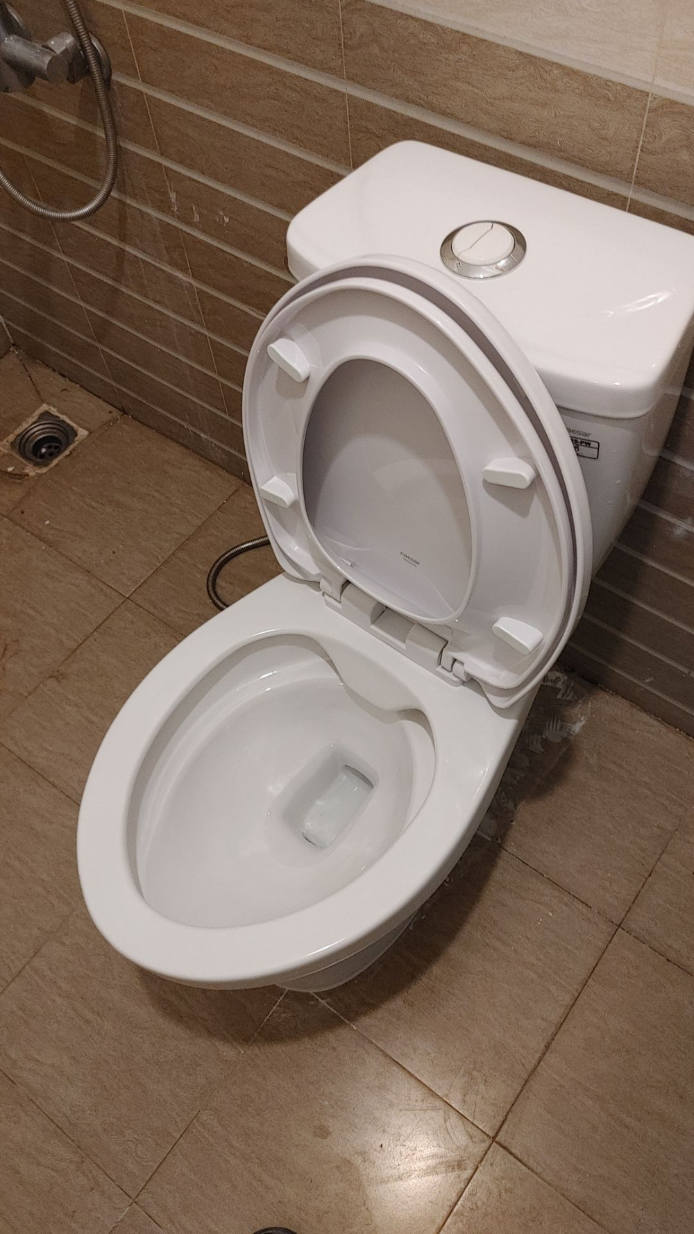 Đánh giá sản phẩm Bồn cầu 2 khối Caesar CDS1325 nắp êm